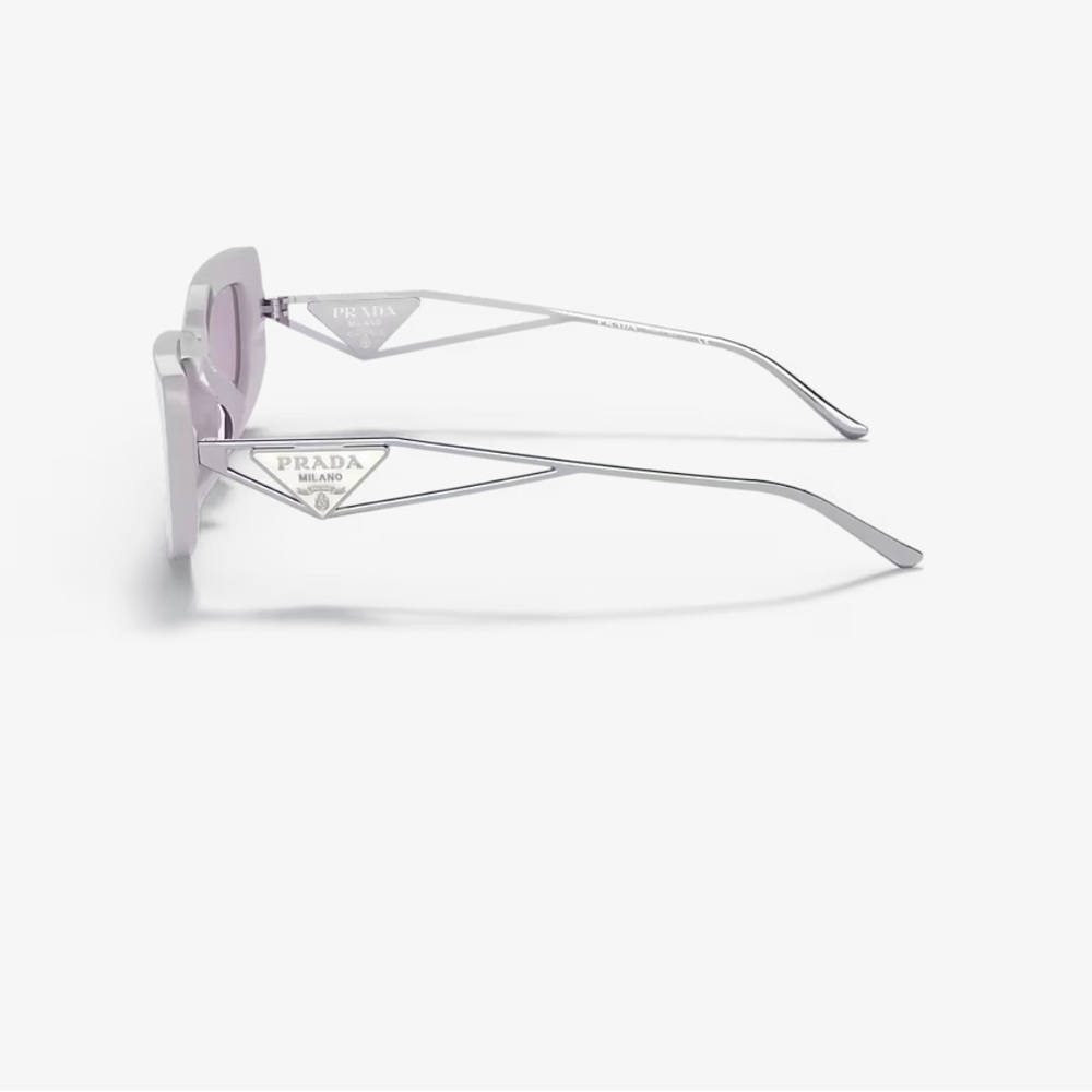 Beautiful very unique prada sunglasses with the logo